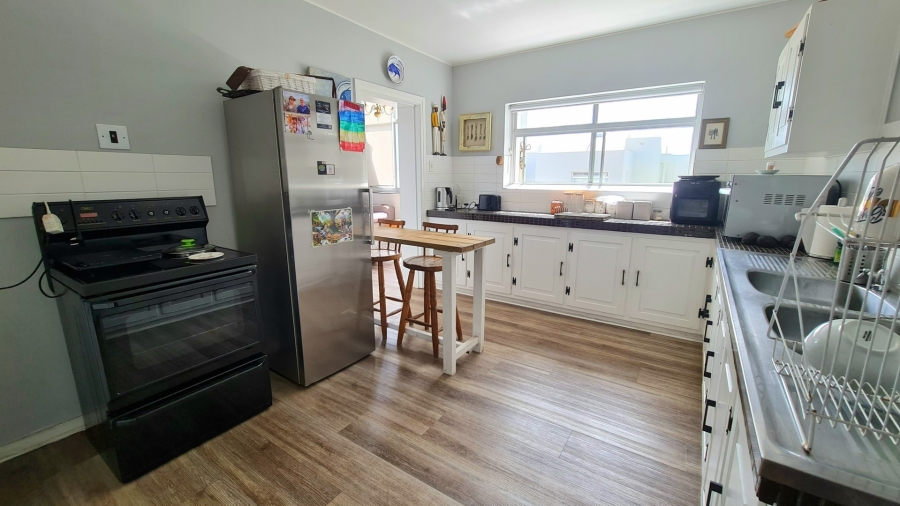 4 Bedroom Property for Sale in Lookout Beach Western Cape